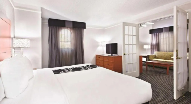 Люкс La Quinta Inn by Wyndham Champaign