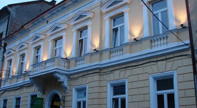 Transylvania Hostel, Забронировать Хостел Хостелы Клуж-Напока, рядом с Transylvanian Museum of Ethnography, Хостел