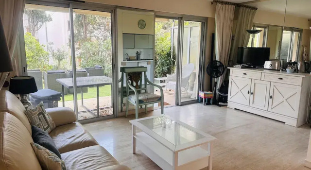 Light Modern Studio With Garden Pool- 2294, Забронировать Апартаменты/квартира Апартаменты Канн, рядом с Церковь Нотр-Дам-д'Эсперанс, Апартаменты/квартира