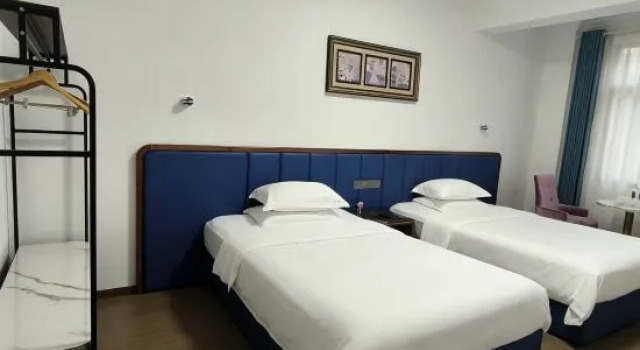 Люкс с 3 комнатами Haojunlin Hotel