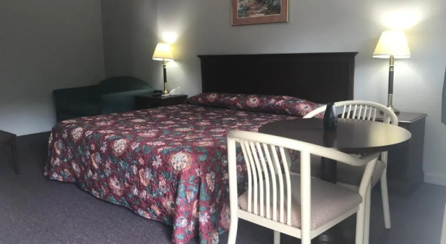 Номер Standard Economy Inn