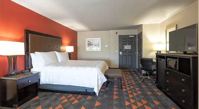 Номер Deluxe Holiday Inn Oceanside Marina Camp Pendleton by IHG