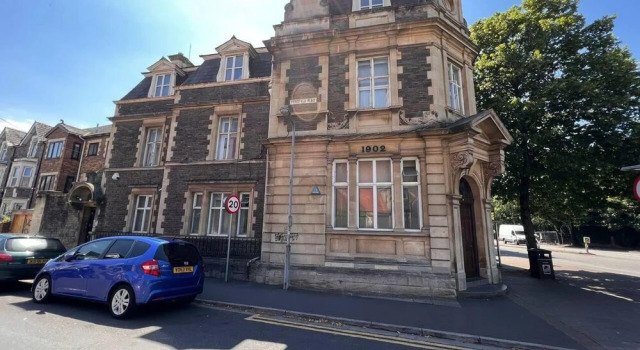 Impeccable 2-bed Apartment by Cardiff City Centre