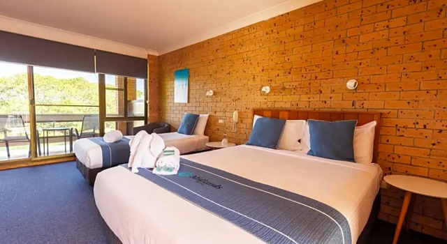 Номер Standard с балконом и с видом на реку Midlands Motel