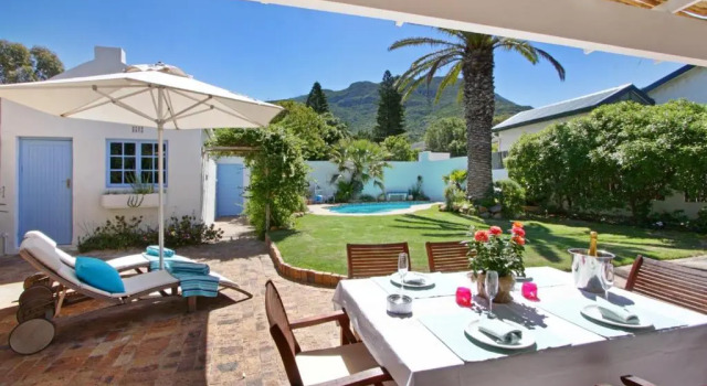 Коттедж с 3 комнатами Hout Bay Beach Cottage