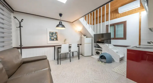 Номер Standard c 1 комнатой с балконом Gapyeong Dongban84 Glamping&Pool villa