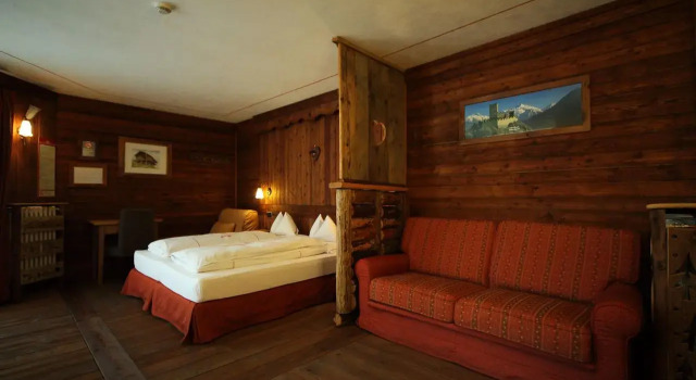 La Torretta Hotel, Prenota Hotel Challand-Saint-Anselme Valle d'Aosta