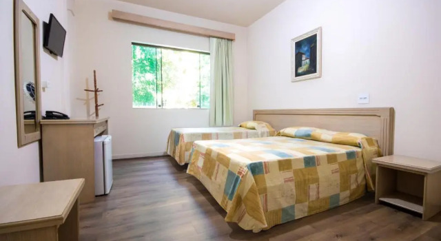 Семейный номер Standard Hotel Dan Inn Poços de Caldas - A melhor localização do Centro by Nacional Inn