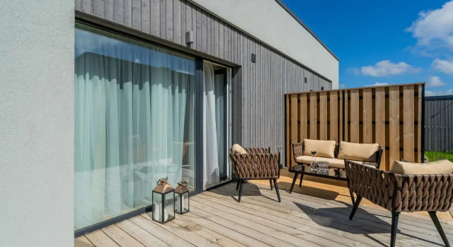 Sunshine Residence in Kunigiškės, Varaa Huoneisto Hotellit Klaipeda pysäköinnillä, Pysäköinti