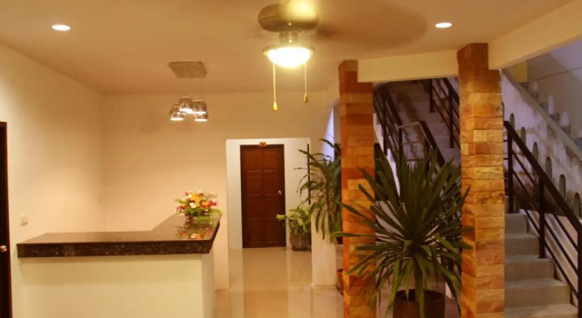 Апартаменты Deluxe The Seashore Kamala Service Apartment