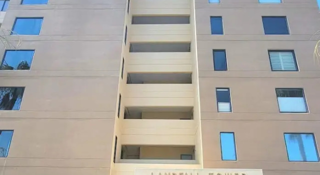 Landfall 22 1 Bedroom Home by RedAwning