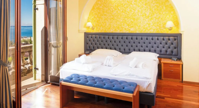 Семейный номер Standard с балконом и с видом на озеро Hotel Du Parc