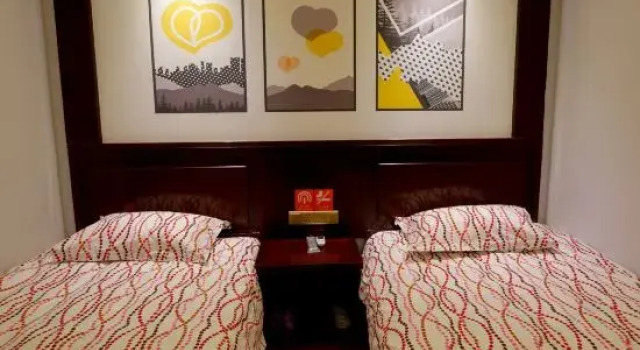 Люкс Business Pod Inn Hotel (Kunming Tongde Plaza Subway Station Beijing Road)