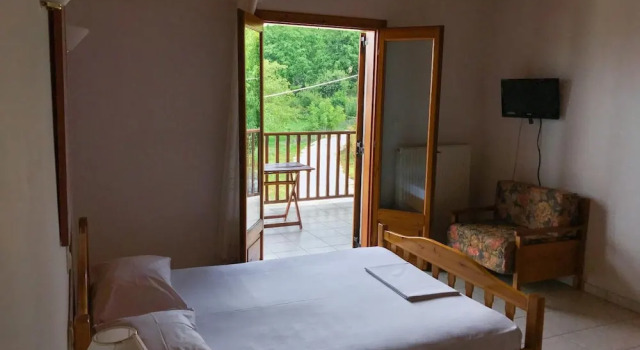 Hotel Antigoni, Rezerwuj Hotel Neochori Plastira lake