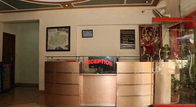 Hotel Amrapali Pachmarhi, Забронировать Отель Отели Пачмарай 3 звезды, 3*