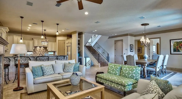 Casa de Palms 5 Bedroom Holiday Home by Five Star Properties, Varaa Lomakoti Miramar Beach Emerald Coast