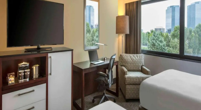 Четырёхместный номер Standard DoubleTree by Hilton Chicago Schaumburg