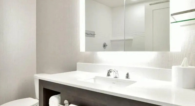 Четырёхместный люкс c 1 комнатой Residence Inn by Marriott Eau Claire