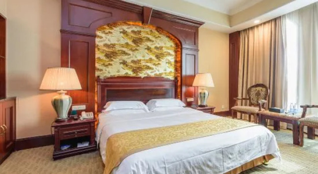 Номер Executive Huatian Century Hotel