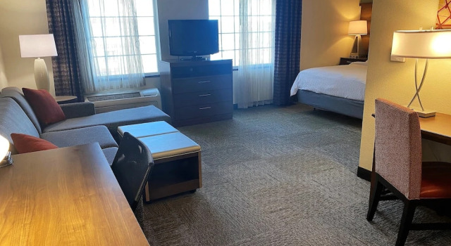 Двухместная Studio Suite с видом на внутренний двор Staybridge Suites Great Falls by IHG