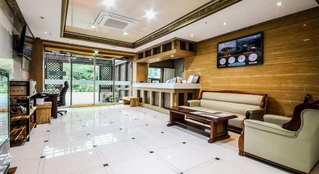Tongyeong Business Hotel, Забронировать Отель Отели Кодже с парковкой, Парковка