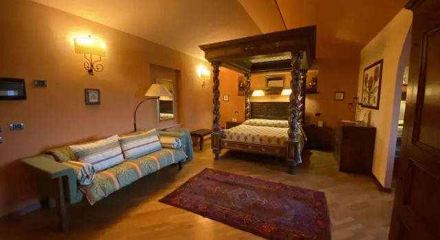Полулюкс с видом на внутренний двор Relais Abbazia Santa Anastasia Resort & Winery