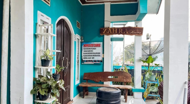 Homestay Zahra Syariah Gunung Dempo Mitra RedDoorz, Book Hotel Cheap Hotels in Sumatra