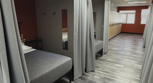 Двухместный Pod (Dorm) Stay Classy