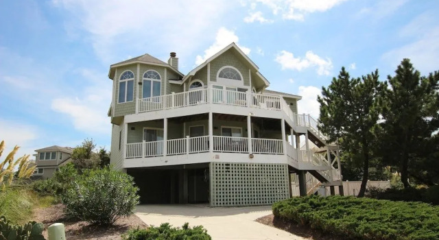 It's All Good - 5 Br home by RedAwning