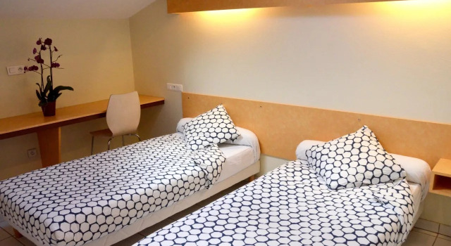 Hôtel Le Pavillon de l'Aéro, Book Hotel  