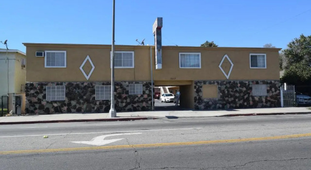 Top Hat Motel