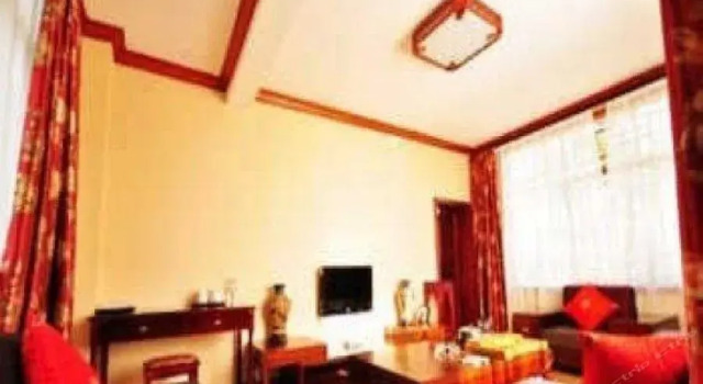 Lijiang Jinhong Villa, Забронировать Вилла Лицзян Юньнань, рядом с Улица Сквер-стрит Древнего города Даянь