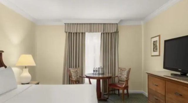 Двухместный номер Deluxe с балконом и с видом на город Maison Dupuy Hotel