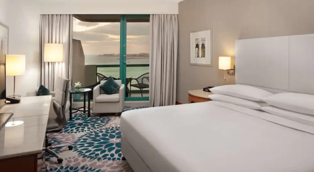 Двухместный номер Executive с балконом и с видом на море Hilton Dubai Jumeirah