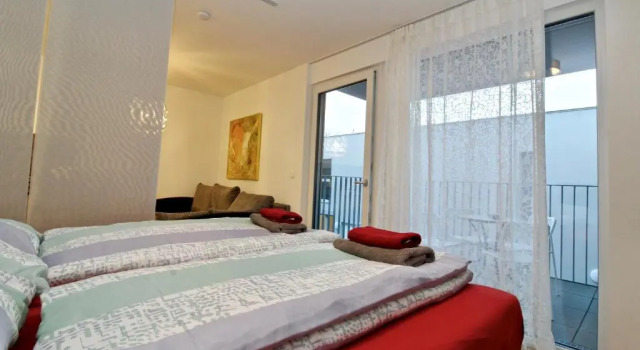 Balcony/Pool/Free Parking Garage Studio, Rezerwuj Hotel Hotele w 22. Donaustadt z basenem, Basen