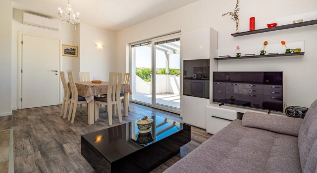 Stunning Home in Ljubac With Wifi and 2 Bedrooms