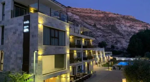 Hotel Spa Elia, Забронировать Курортный отель Отели Алькала-дель-Хукар с парковкой, рядом с Церковь Св. Андреса, Парковка