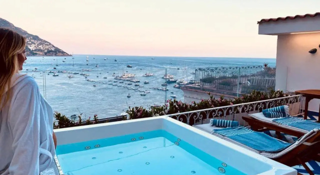 Трёхместный люкс Executive Villa Diamond Luxury Suite