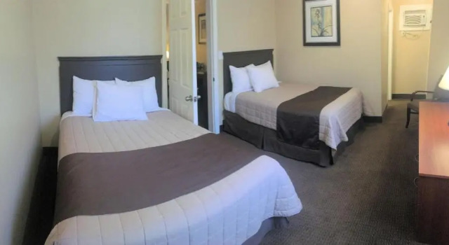 Четырёхместный номер Standard The Lincoln Inn