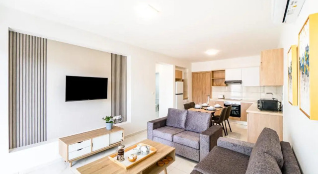 Adolina One Bedroom Apartment 102 by Ezoria, Prenota Appartamento Hotel a Paphos con parcheggio, vicino a Pafiako Stadium, Parcheggio