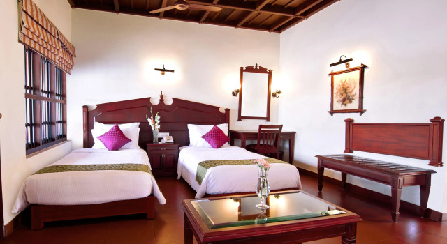 Lake Palace Resort, Rezerwuj Hotel Hotele w Alappuzha z basenem, Basen