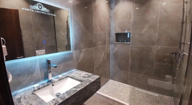 Номер Deluxe WHITE CROWN HOTEL