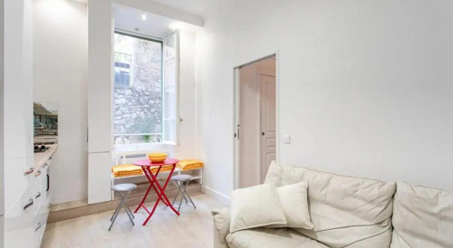 Contemporary Furnished Apartment With 2 Bedrooms in Corniche de la Riviera, Rezervovat Apartmán Beausoleil Monako
