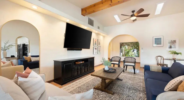 Starlight Estate by Avantstay 26 People! Architectual Mansion w/ Pool, Tennis Court, Game Room