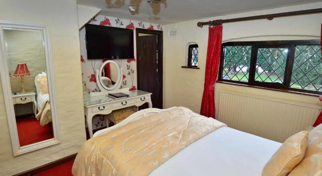 Номер Superior The Roundabout Hotel