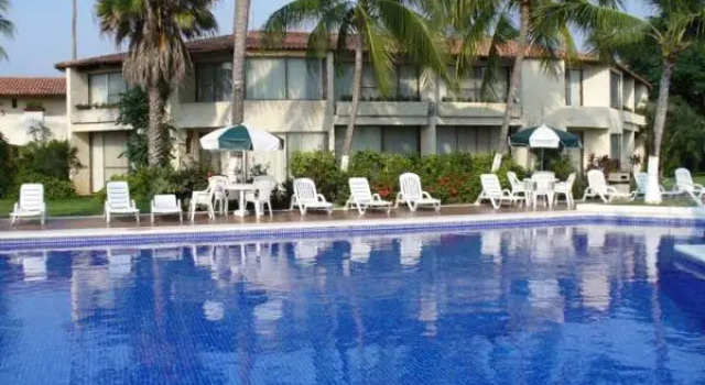 Полулюкс Cabo Blanco Hotel and Marina