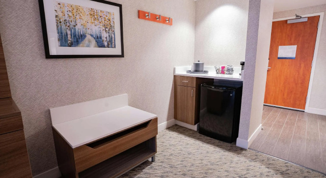 Четырёхместный номер Standard Hampton Inn Clarks Summit