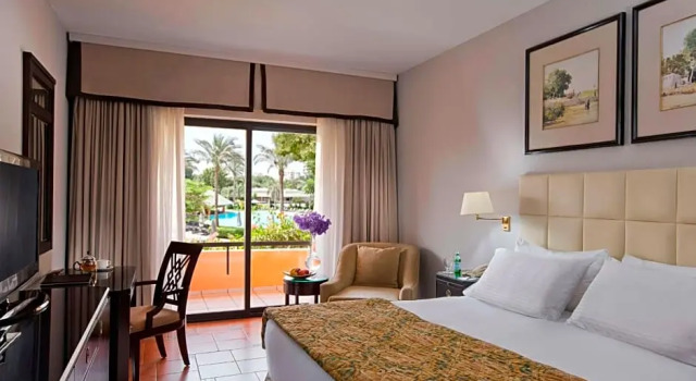 Двухместный номер Cabana с видом на бассейн Hilton Cairo Heliopolis Hotel