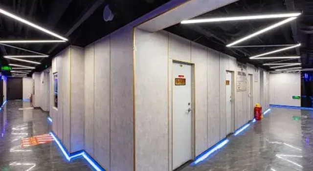 International Village E-sports Hotel (Xinbai Plaza MixC Store)