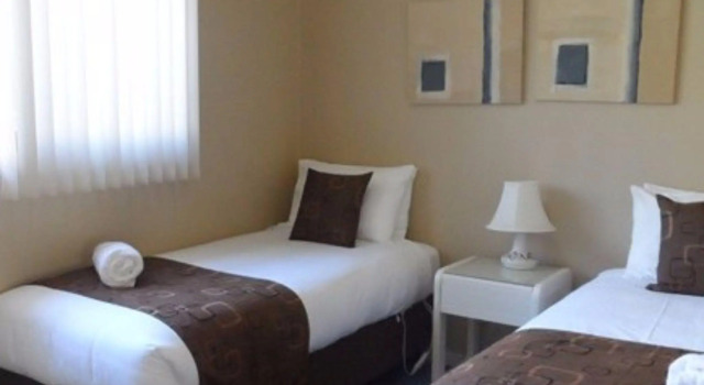 Апартаменты Admiral Motor Inn